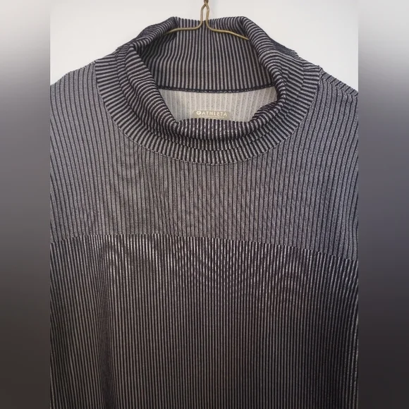 Athleta Flurry Blizzard Rib Turtleneck • Size L • Navy • Stretchy Base Layer EUC - Picture 8 of 11